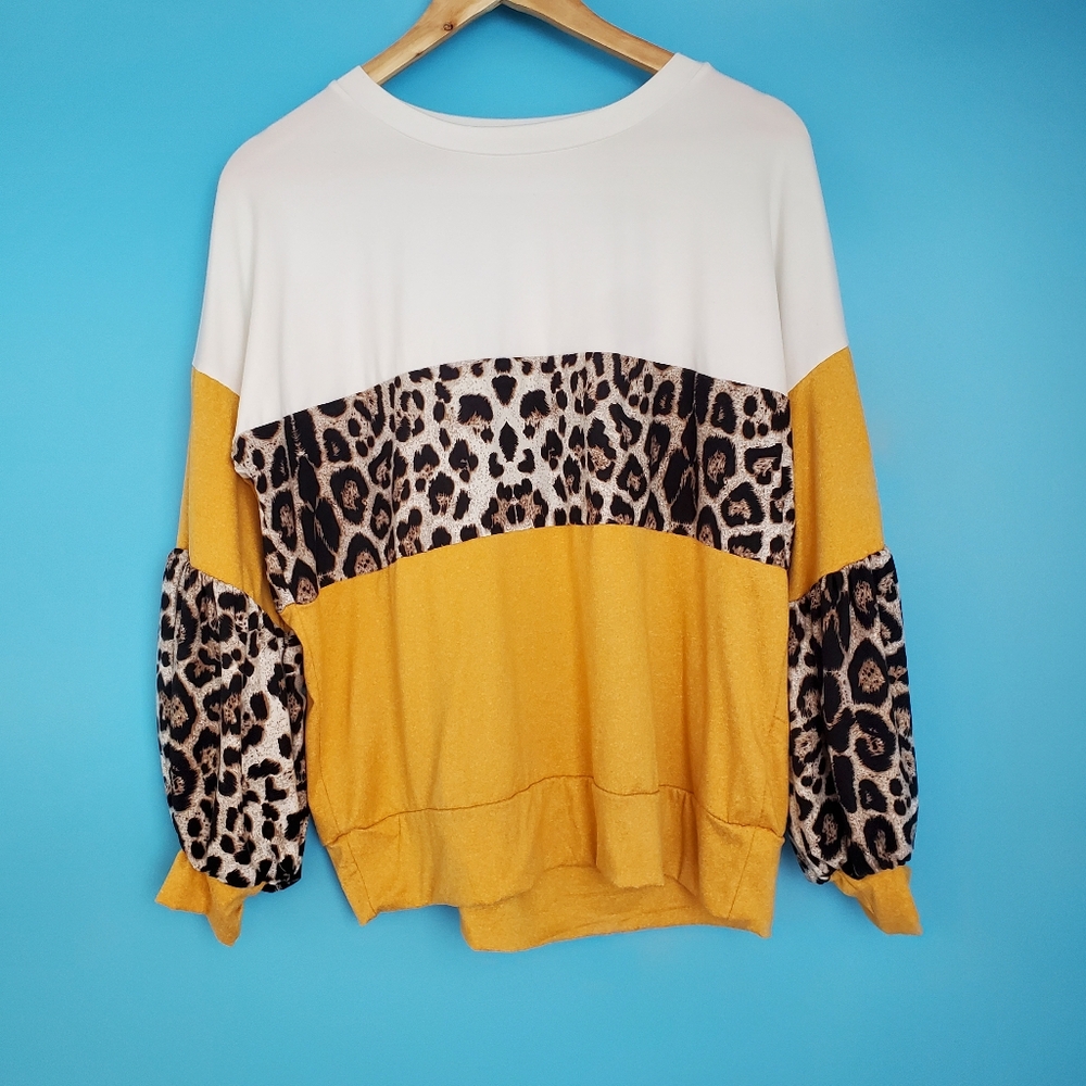 CY Fashion Long Sleeve Top Size Small Soft